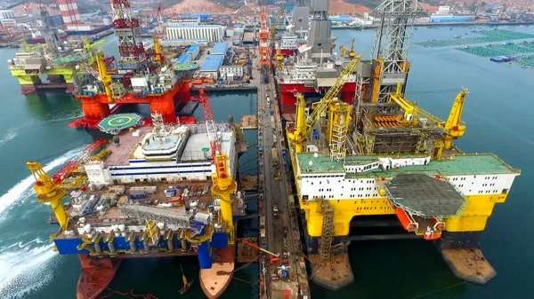 藍(lán)鯨一號鉆井平臺(tái)